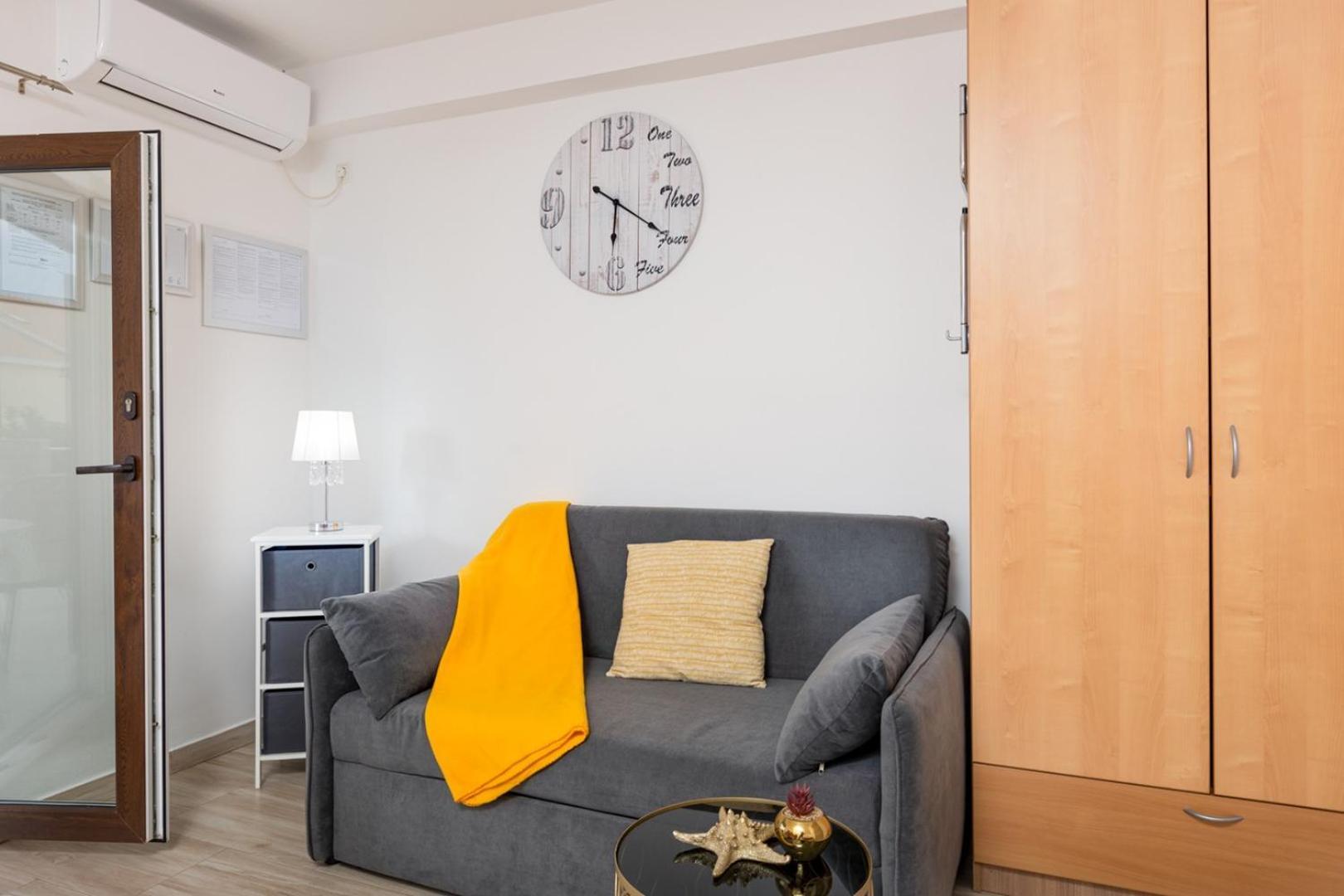Apartments Tea Malinska Exterior photo