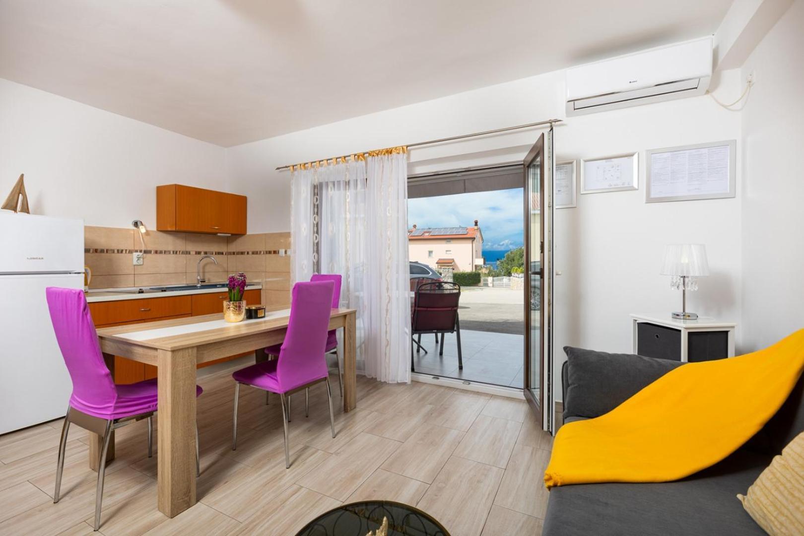 Apartments Tea Malinska Exterior photo