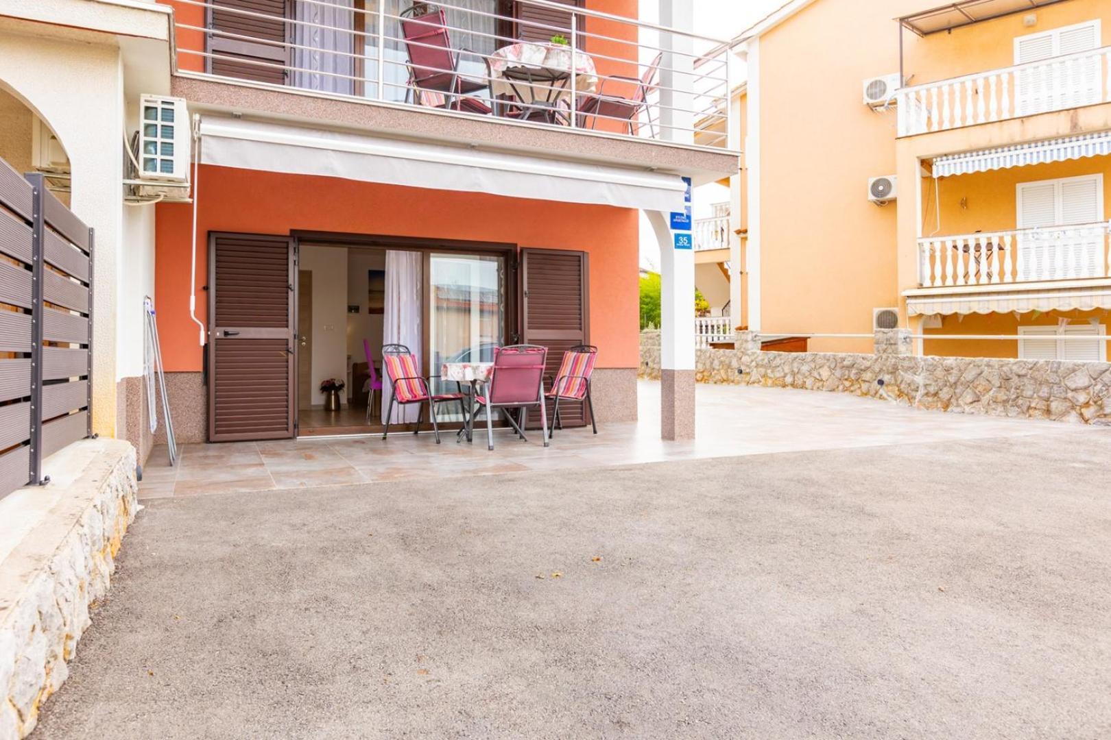 Apartments Tea Malinska Exterior photo